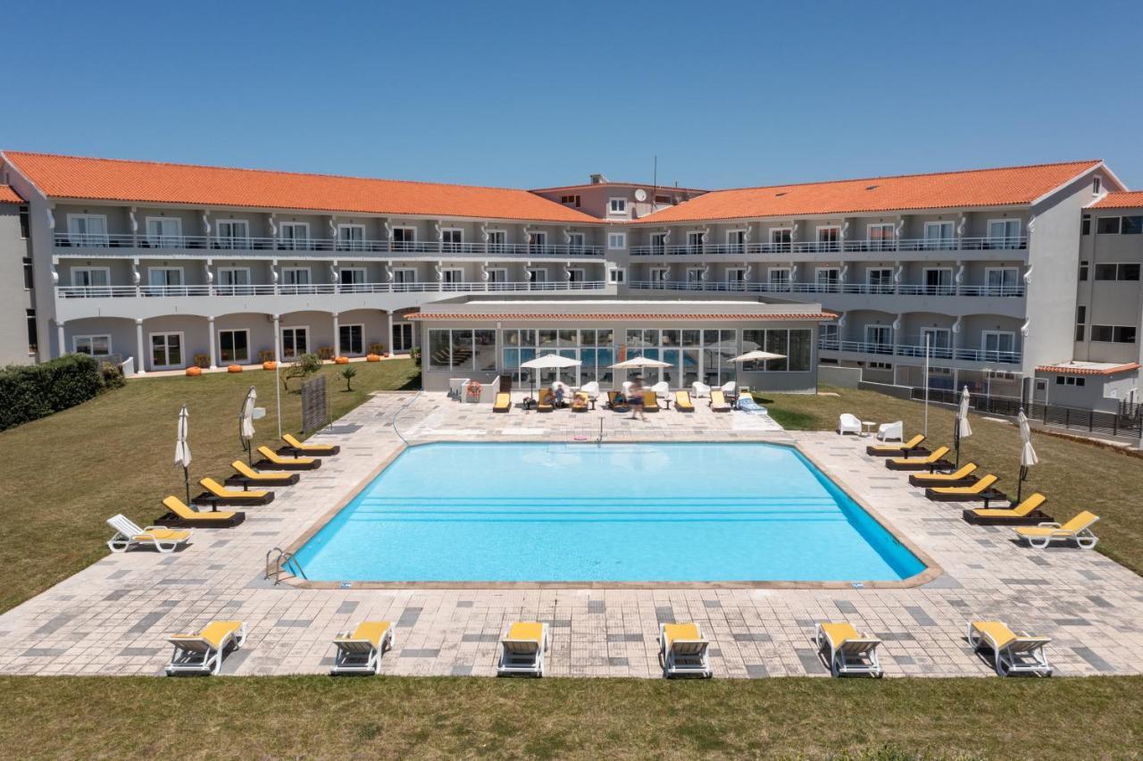 Star Inn Peniche Bagian luar foto