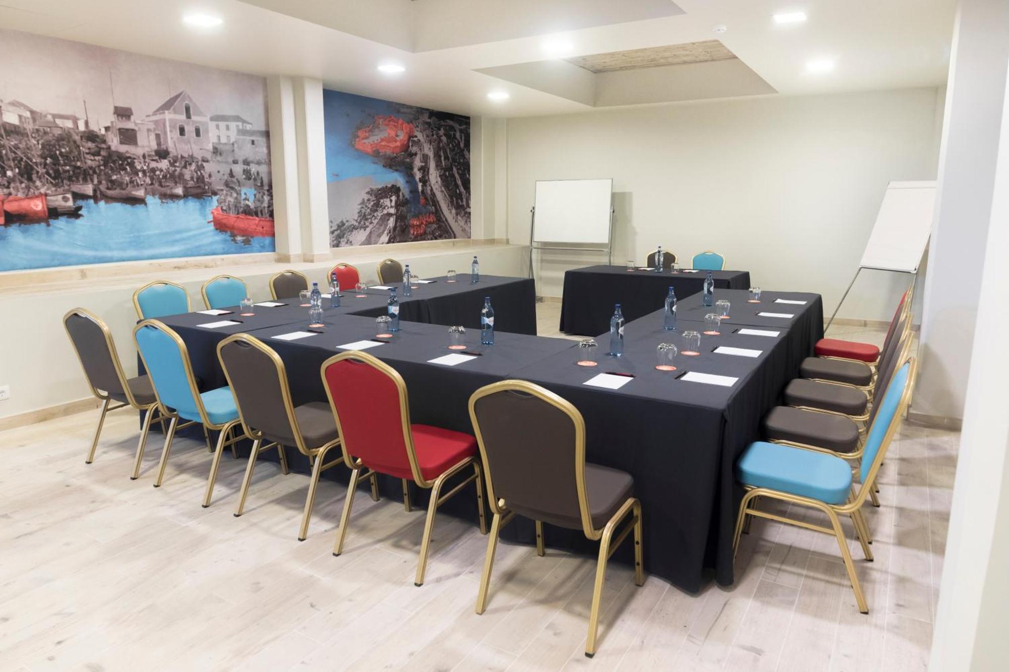 Star Inn Peniche Bagian luar foto